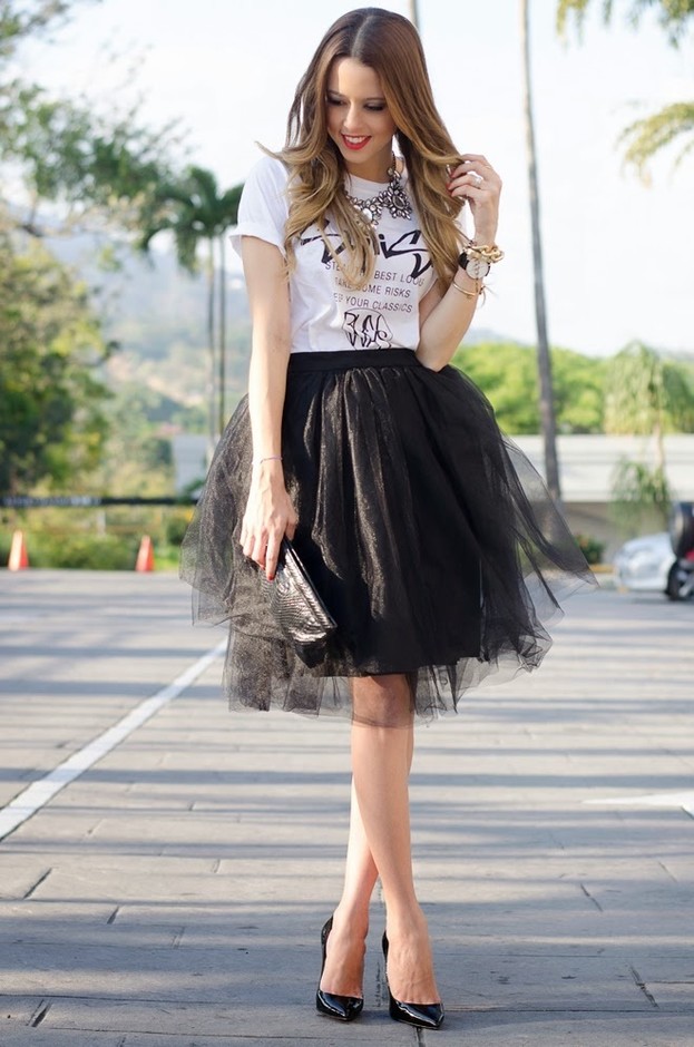 Black-Organza-Midi-Skirt-Outfit