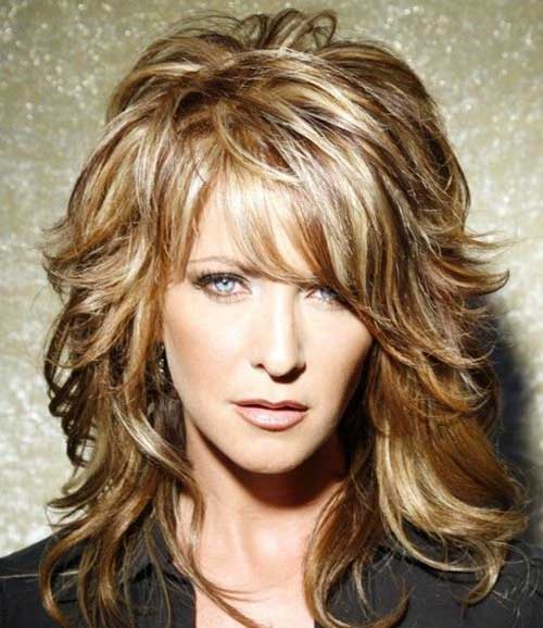 Layered-Hairstyle-for-Women-Over-40