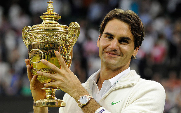 Roger Federer With Trophy