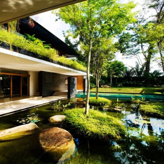 Stunning-Backyard-Pond-Design-Ideas