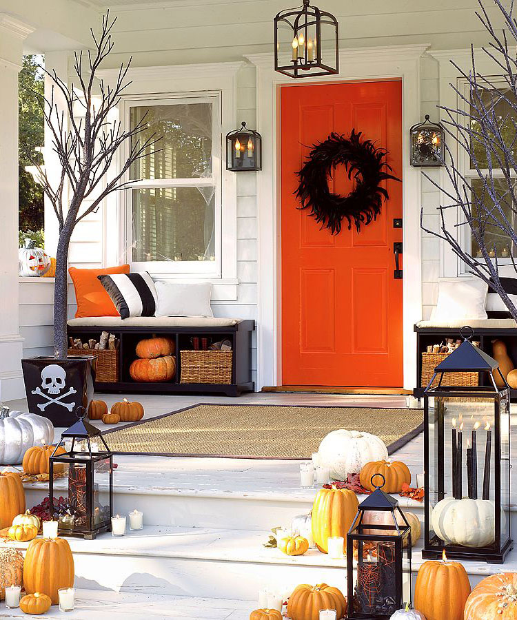 Stunning-Front-Porch-Halloween-Decorating
