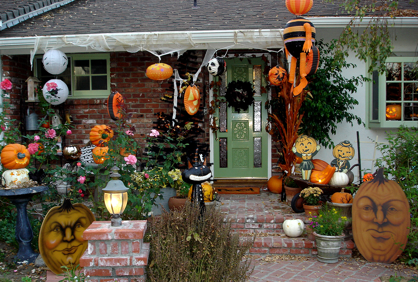Superb Outdoor Halloween Decorations