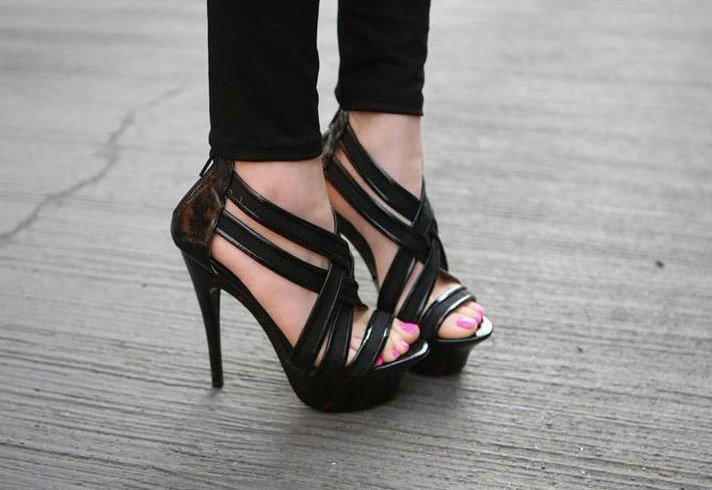 Trendy Black Heels Fashion