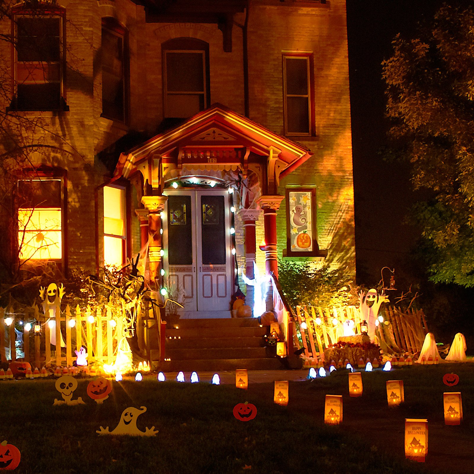 11 Awesome Outdoor Halloween Decoration Ideas - Awesome 11