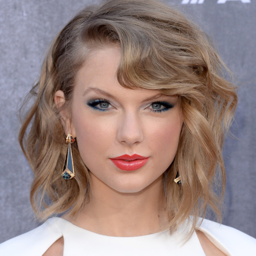 Taylor Swift Short Hairstyle