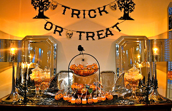 Traditional Table Halloween Decorations