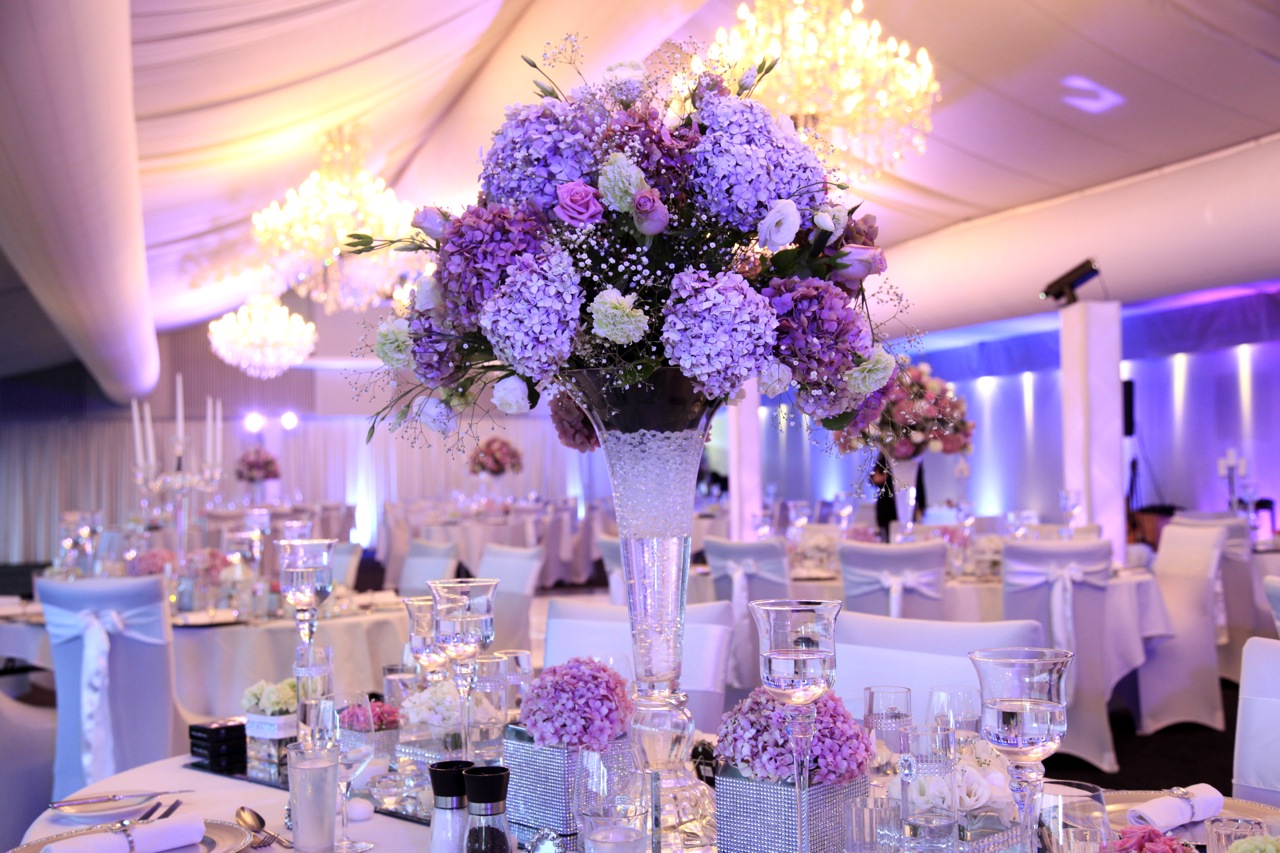 Wedding Decorations With Beautiful Flowers