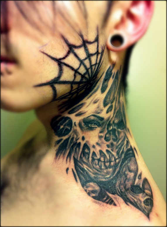 exclusive-neck-tattoo-ideas