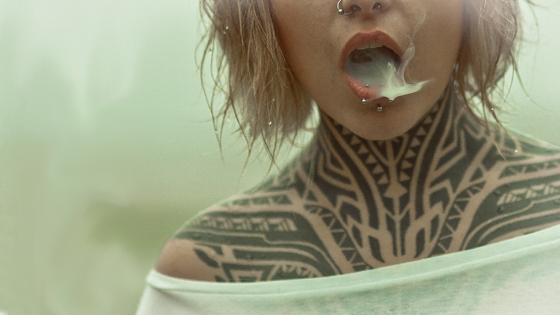 smoking-girl-neck-tattoos