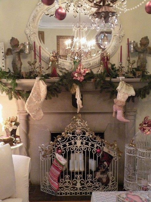 classy-pastel-christmas-decorations