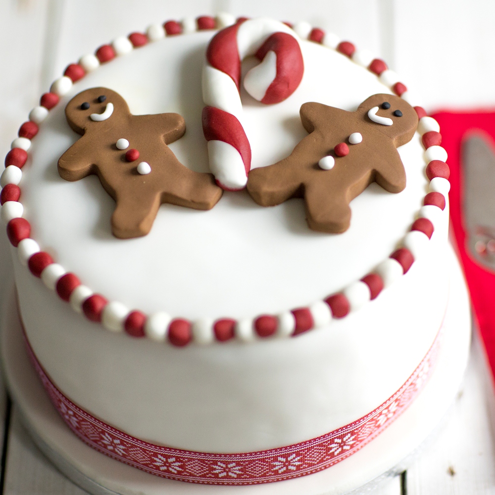 gingerbread-man-christmas-cake