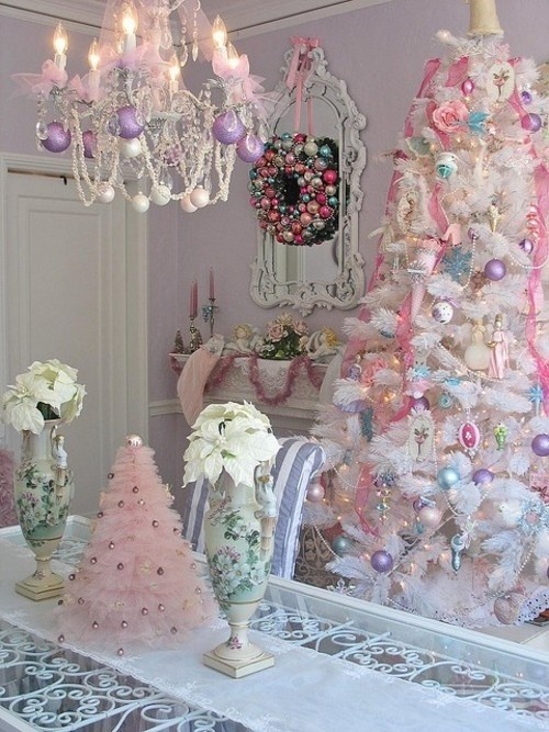 pastel-christmas-tree-decorations
