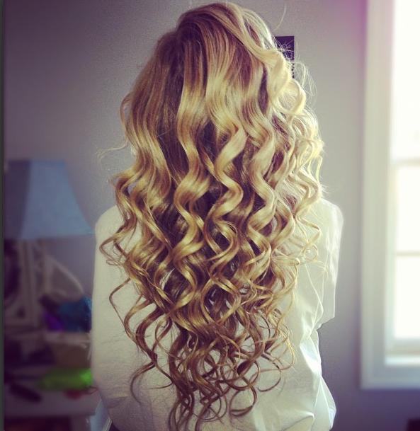 cute-curly-homecoming-hairstyles