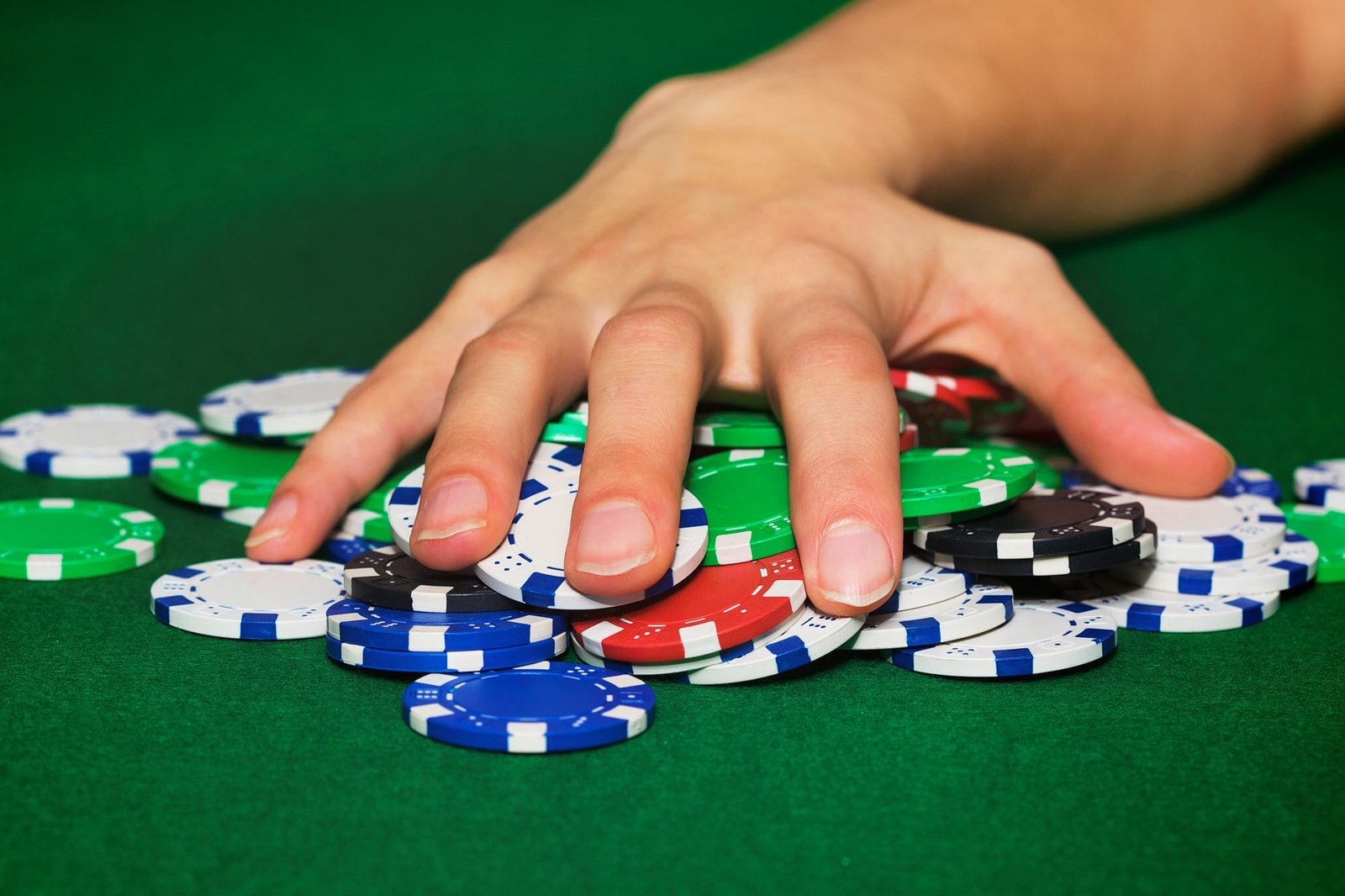 What's An Online Poker Room?