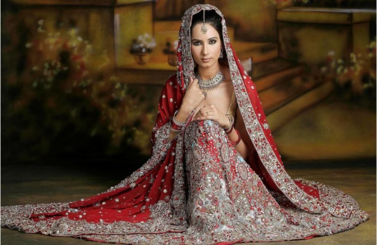 11 Awesome Bridal Dresses For Your Wedding