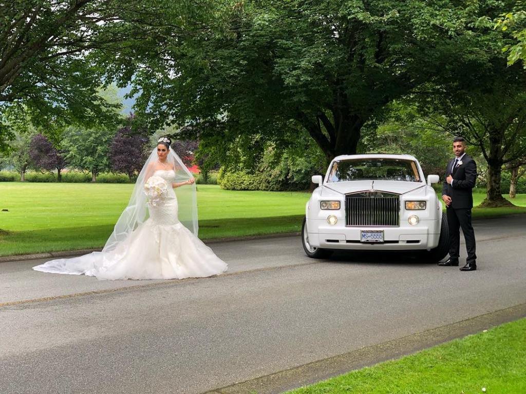 How to Choose a Luxury Wedding Rental Car - Awesome 11